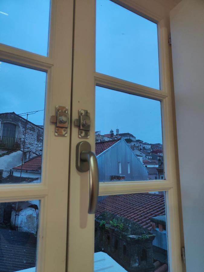 Wood Essence Apartment - Cozy Balcony Coimbra Bagian luar foto