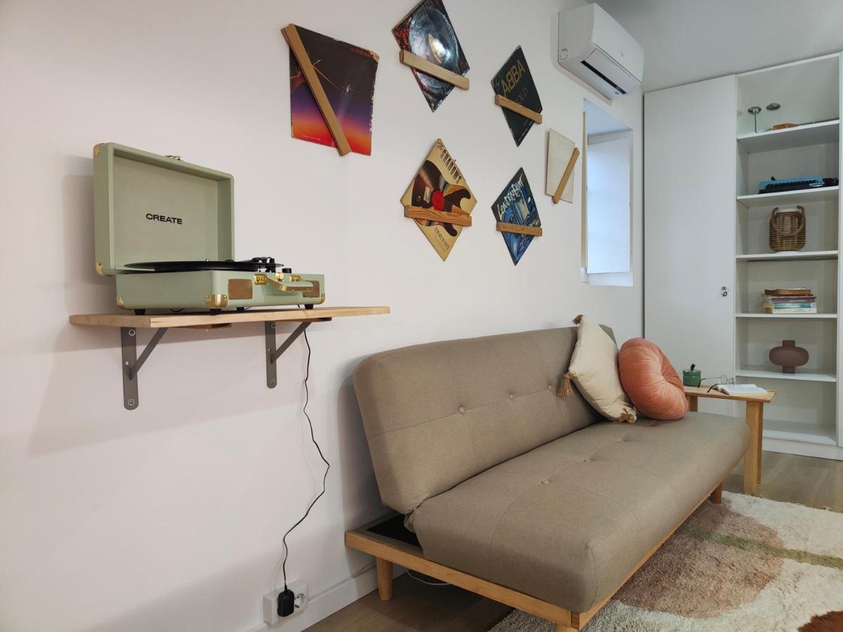 Wood Essence Apartment - Cozy Balcony Coimbra Bagian luar foto