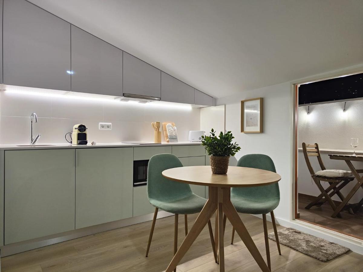 Wood Essence Apartment - Cozy Balcony Coimbra Bagian luar foto